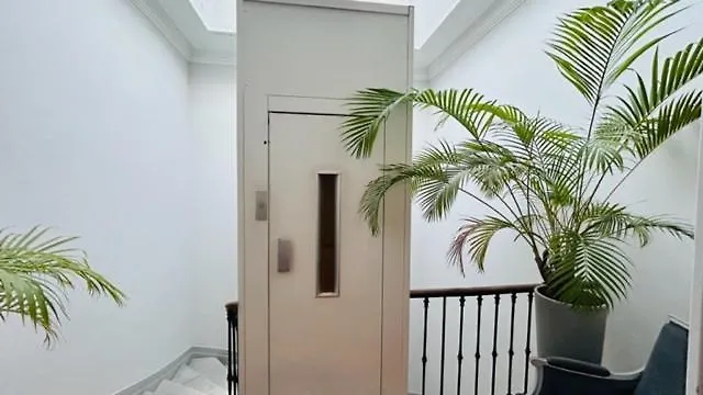 Beautiful Apartment In The Center Of Cannes 0*,  França